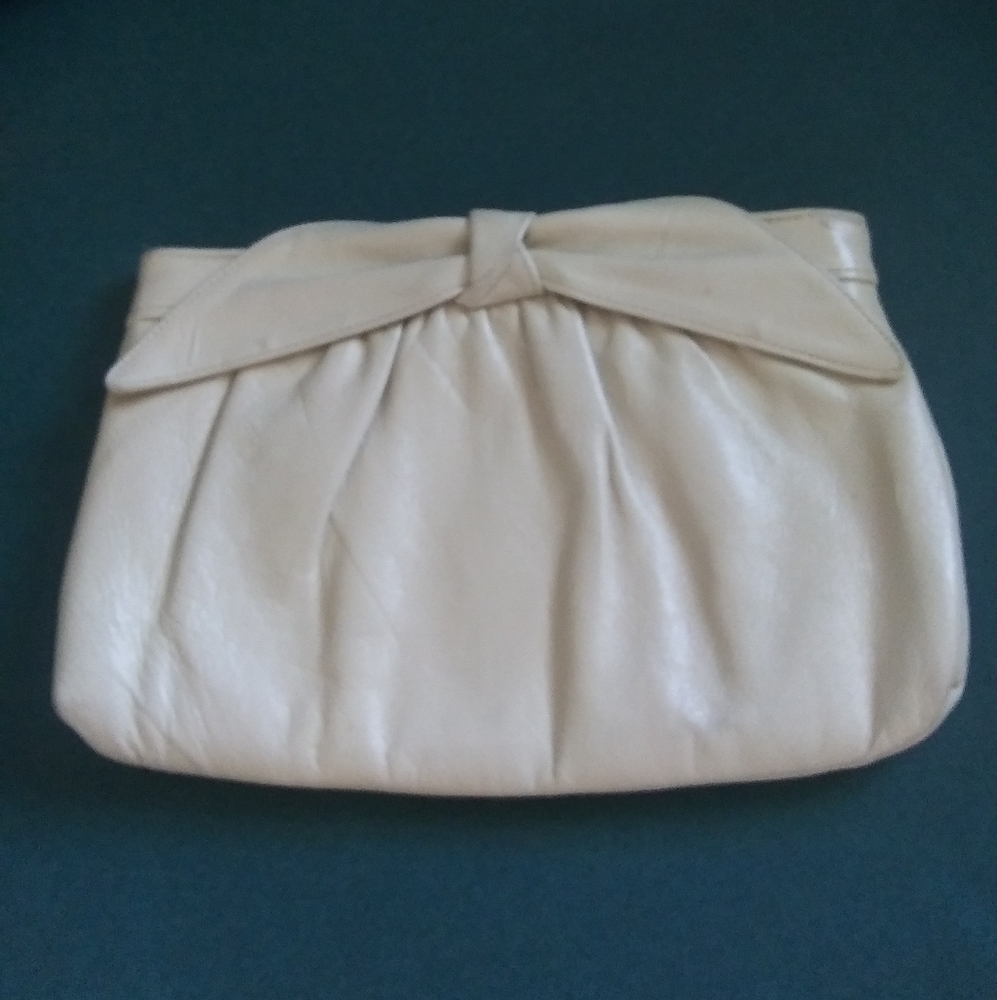 Vintage Clutch with chains for strap.
